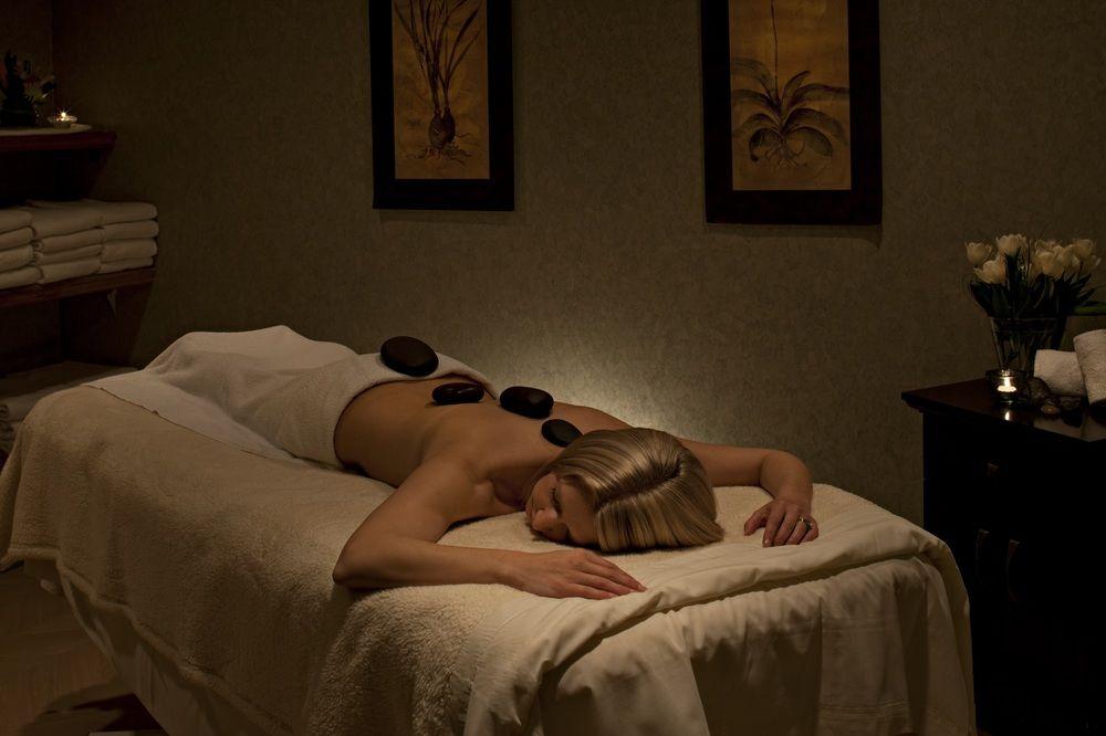 The Royal Kelowna - Bellstar Hotels & Resorts Buitenkant foto