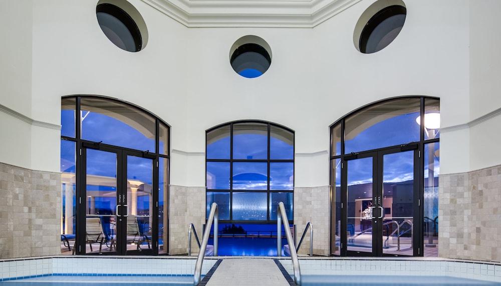 The Royal Kelowna - Bellstar Hotels & Resorts Buitenkant foto
